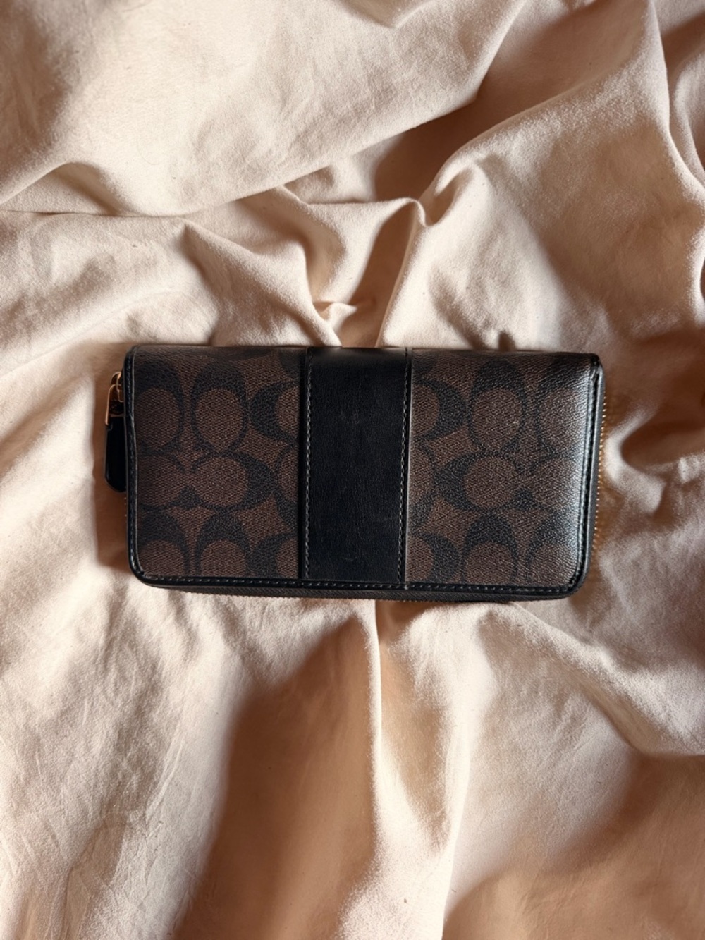 Coach Brown Signature Zip Wallet with Black Trim - Picture 2 of 4